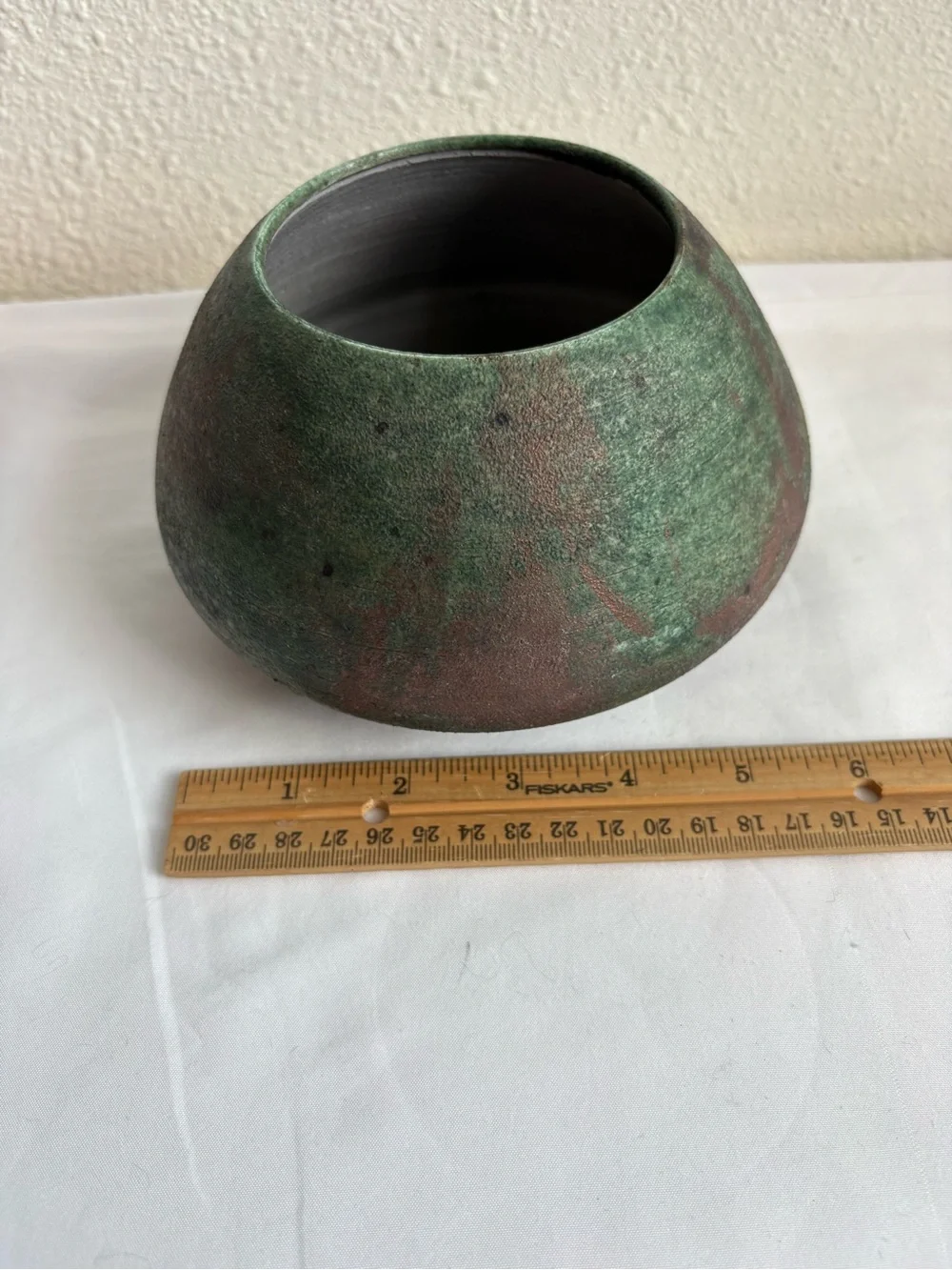 N/A green pottery